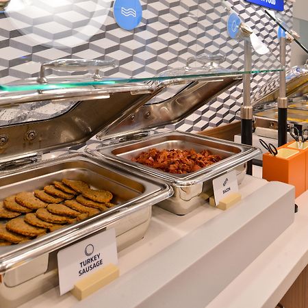 Holiday Inn Express & Suites Fond Du Lac By Ihg Exteriör bild