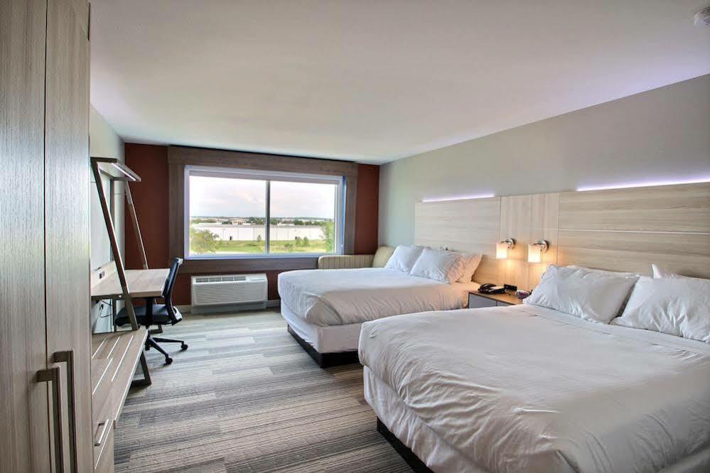 Holiday Inn Express & Suites Fond Du Lac By Ihg Exteriör bild