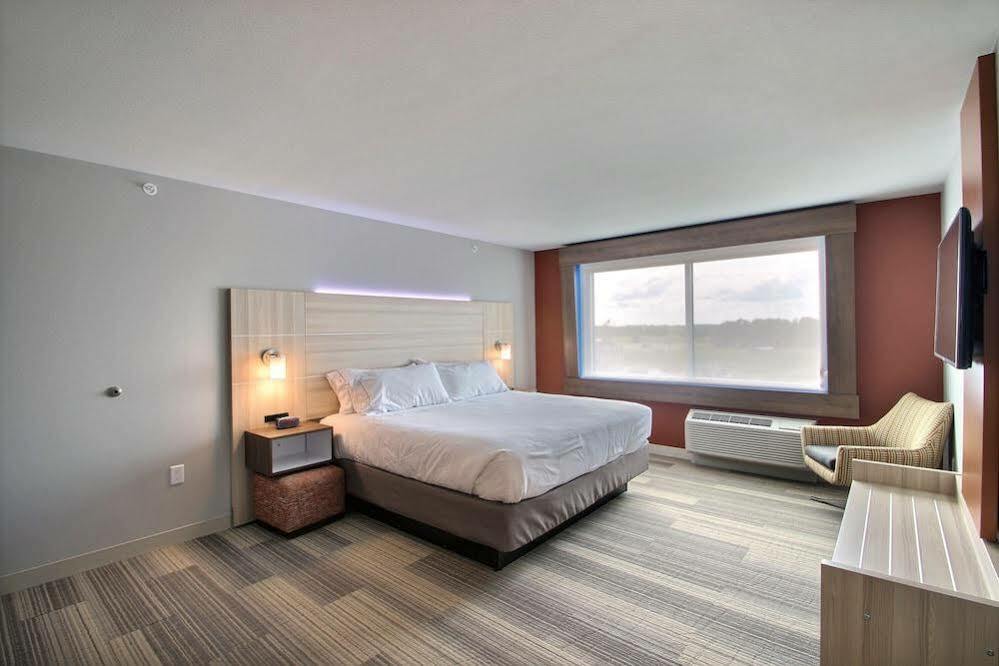 Holiday Inn Express & Suites Fond Du Lac By Ihg Exteriör bild